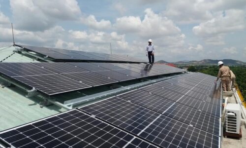 Tiềm năng lợi nhuận hàng tháng từ năng lượng gió và mặt trời cho các doanh nghiệp không chuyên